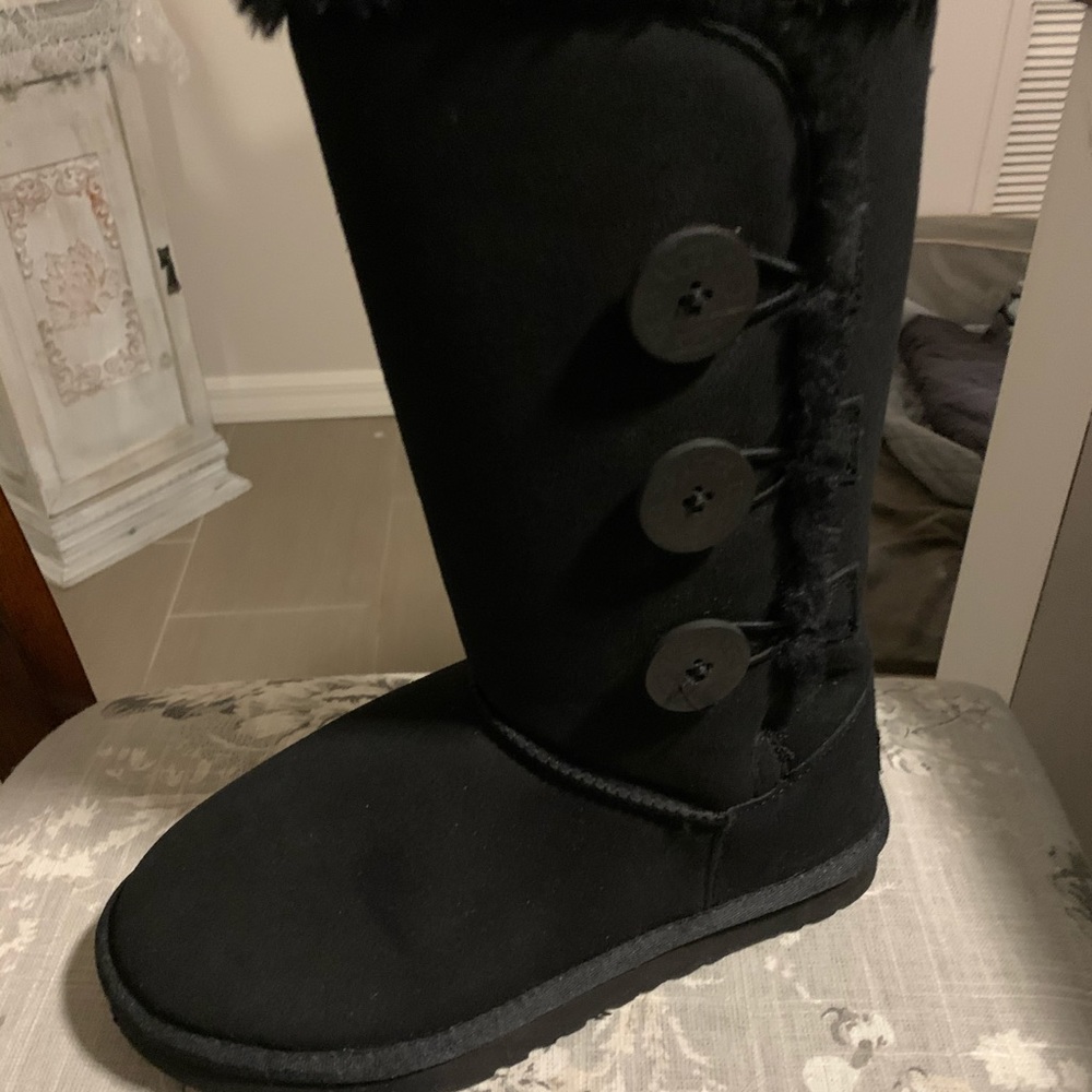 UGG women’s bailey button triplet